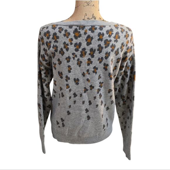Gap leopard Print Merino Wool Blend Cozy Popover Sweater Size Medium - Picture 6 of 10